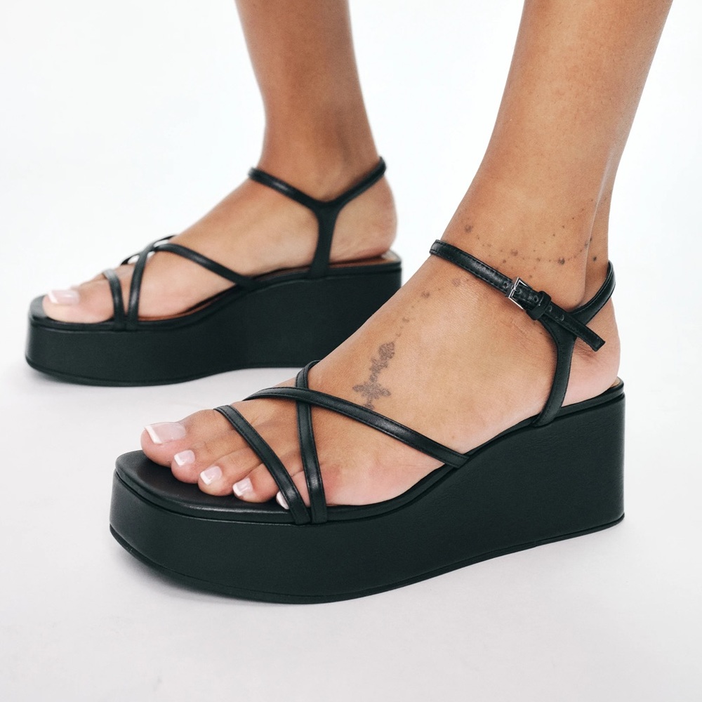 NWT! Reformation Zolanda Platform Strappy Sandals, Size 9